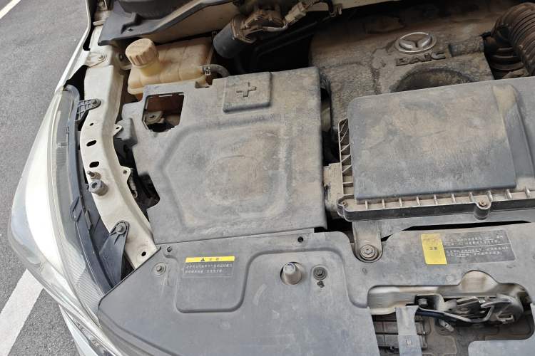 Used HYOSOW H3 2017 1.5L Manual Comfort Sunroof Version Engine Bay Right