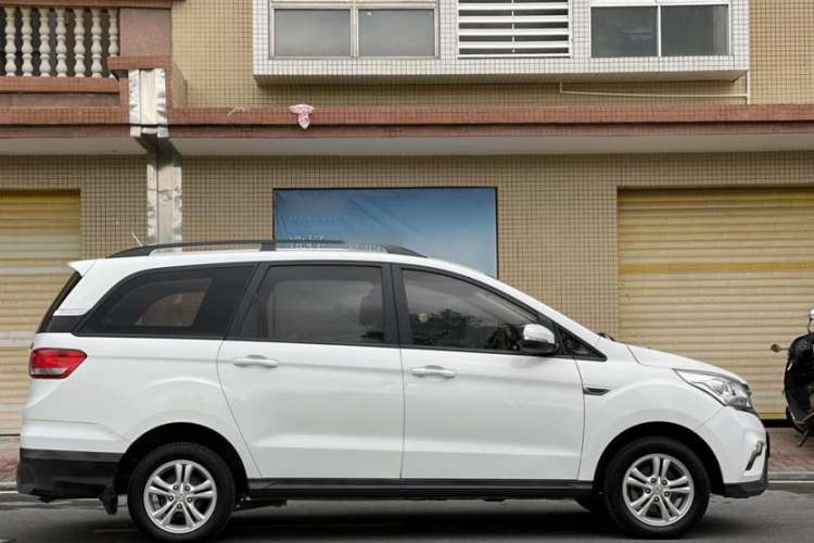 Used HYOSOW H3 2017 1.5L Manual Comfort Sunroof Version Exterior 9
