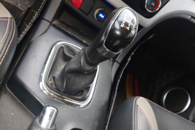 Used HYOSOW H3 2017 1.5L Manual Comfort Sunroof Version Gear Lever