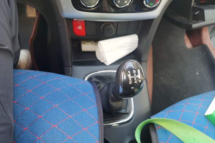 Used HYOSOW H3 2017 1.5L Manual Comfort Sunroof Version Gear Lever