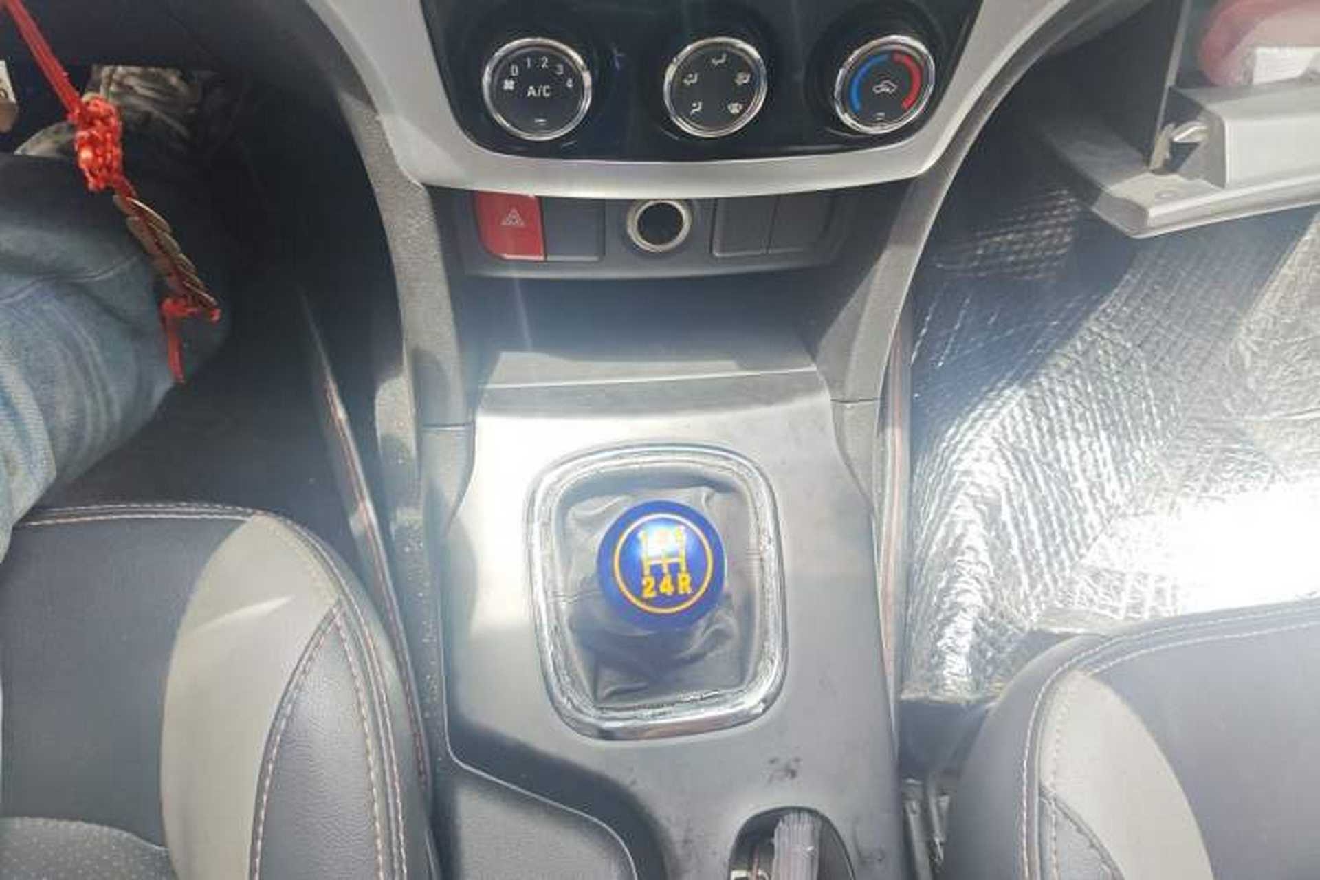 Used HYOSOW H3 2017 1.5L Manual Comfort Sunroof Version Gear Lever