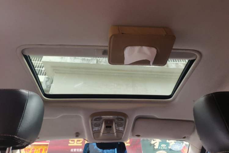 Used HYOSOW H3 2017 1.5L Manual Comfort Sunroof Version Headliner