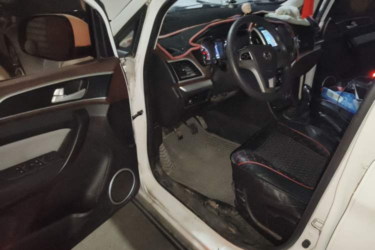 Used HYOSOW H3 2017 1.5L Manual Comfort Sunroof Version Interior 3