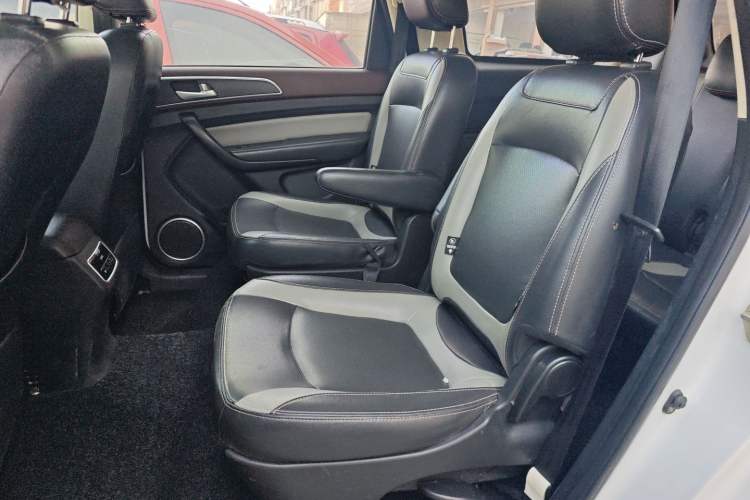 Used HYOSOW H3 2017 1.5L Manual Comfort Sunroof Version Interior 4