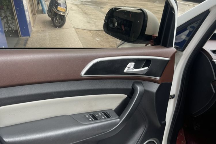 Used HYOSOW H3 2017 1.5L Manual Comfort Sunroof Version Interior 7