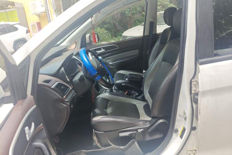 Used HYOSOW H3 2017 1.5L Manual Comfort Sunroof Version Left Front Seat