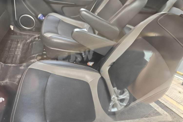 Used HYOSOW H3 2017 1.5L Manual Comfort Sunroof Version Left Rear Seat