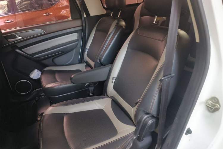 Used HYOSOW H3 2017 1.5L Manual Comfort Sunroof Version Left Rear Seat