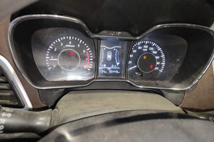 Used HYOSOW H3 2017 1.5L Manual Comfort Sunroof Version Odometer Close Up
