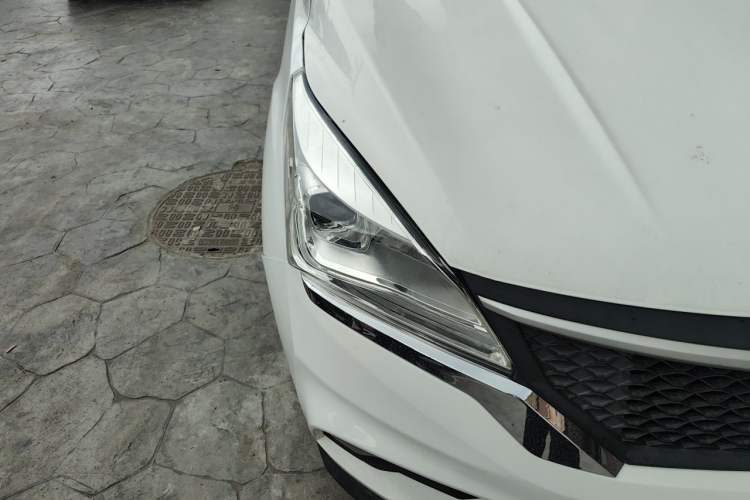 Used HYOSOW H3 2017 1.5L Manual Comfort Sunroof Version Right Front Headlight