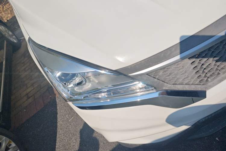 Used HYOSOW H3 2017 1.5L Manual Comfort Sunroof Version Right Front Headlight