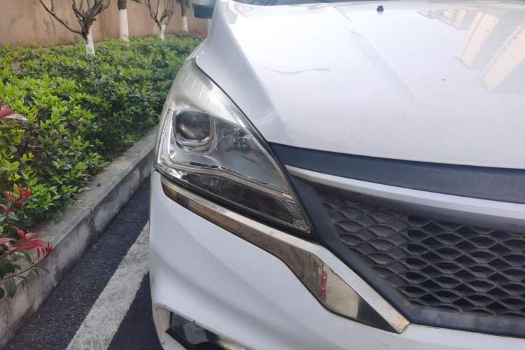 Used HYOSOW H3 2017 1.5L Manual Comfort Sunroof Version Right Front Headlight