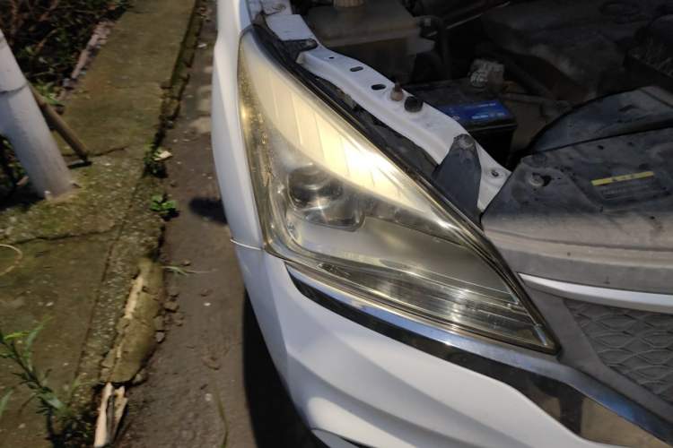Used HYOSOW H3 2017 1.5L Manual Comfort Sunroof Version Right Front Headlight