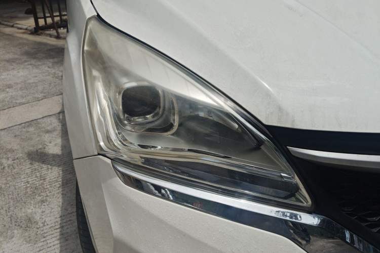 Used HYOSOW H3 2017 1.5L Manual Comfort Sunroof Version Right Front Headlight