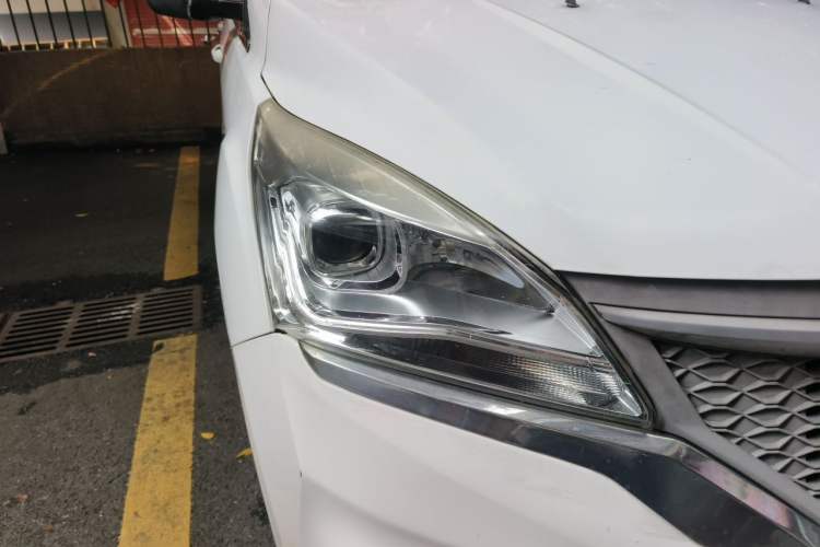Used HYOSOW H3 2017 1.5L Manual Comfort Sunroof Version Right Front Headlight