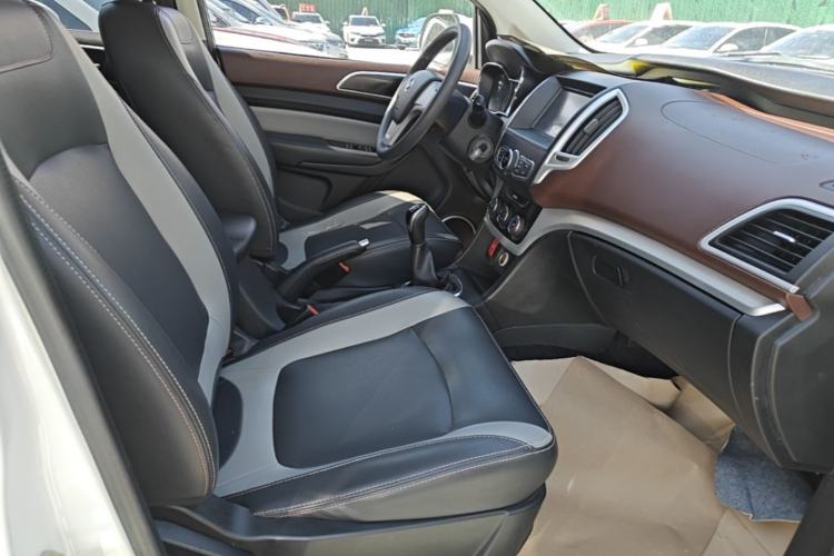 Used HYOSOW H3 2017 1.5L Manual Comfort Sunroof Version Right Front Seat