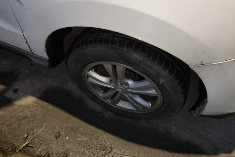 Used HYOSOW H3 2017 1.5L Manual Comfort Sunroof Version Right Front Wheel Hub