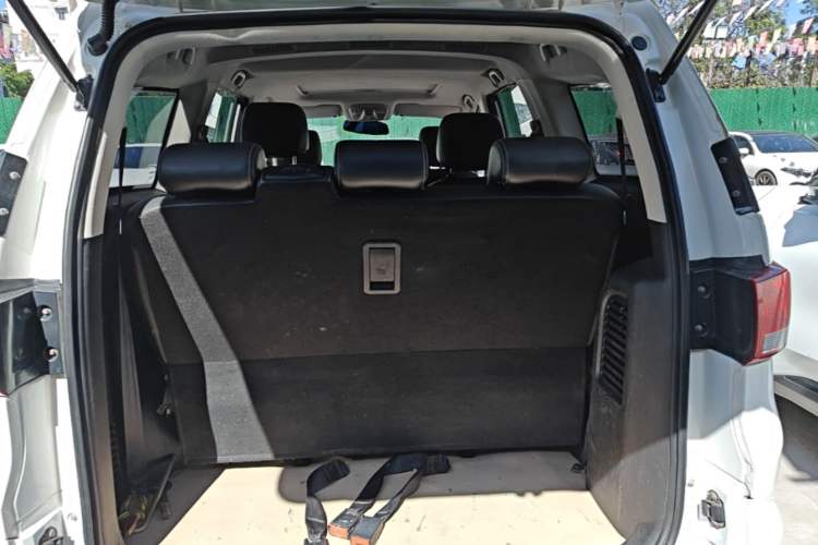 Used HYOSOW H3 2017 1.5L Manual Comfort Sunroof Version Trunk