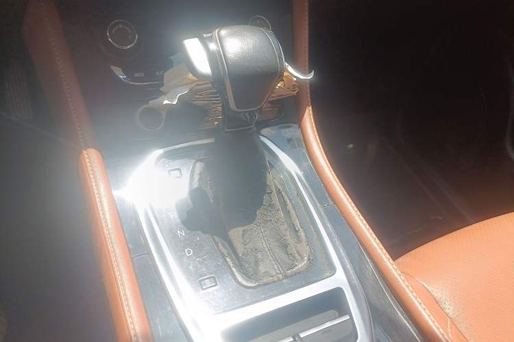 Used HYOSOW H5 2018 1.3T CVT Comfort Model Gear Lever