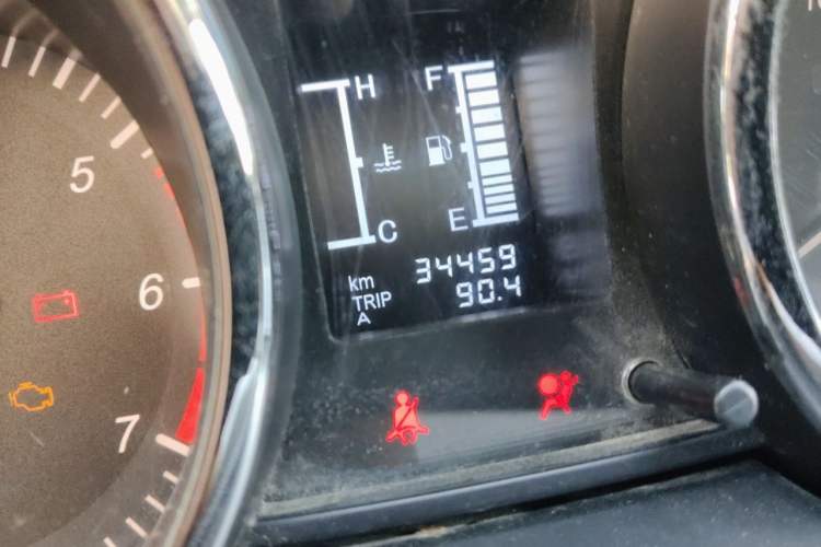Used HYOSOW S2 2014 1.5L Manual Prestige Version China IV Odometer Close Up