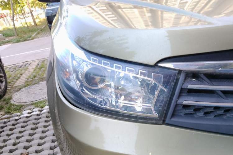 Used HYOSOW S2 2014 1.5L Manual Prestige Version China IV Right Front Headlight