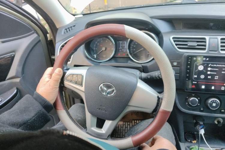 Used HYOSOW S2 2014 1.5L Manual Prestige Version China IV Steering Wheel