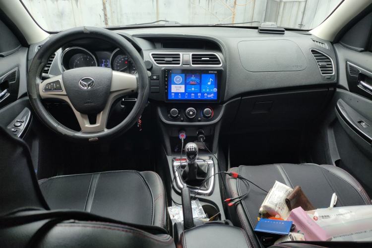 Used HYOSOW S2 2014 1.5L Manual Prestige Version China IV Center Console