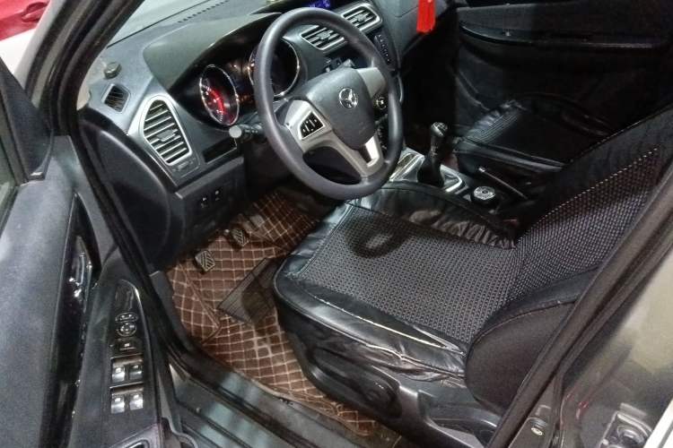 Used HYOSOW S2 2014 1.5L Manual Comfort Version China IV Emission Standard Interior 2