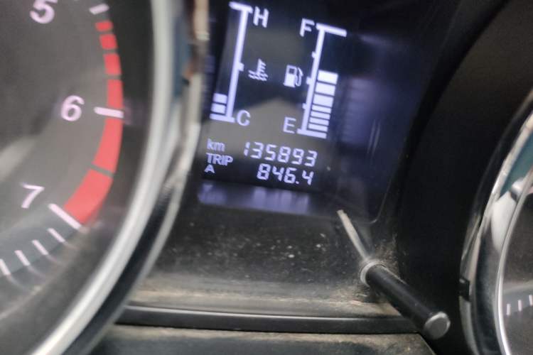 Used HYOSOW S2 2014 1.5L Manual Prestige Version China IV Odometer Close Up