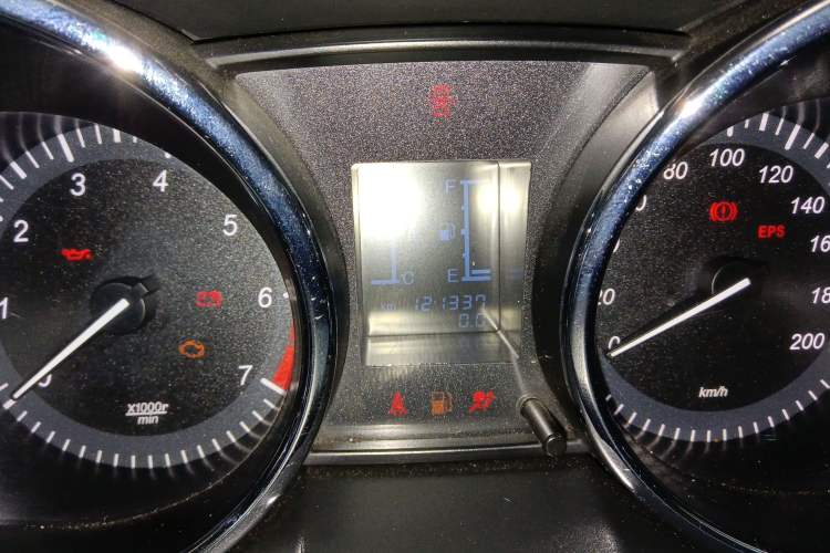 Used HYOSOW S2 2014 1.5L Manual Comfort Version China IV Emission Standard Odometer Close Up