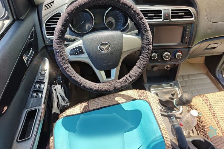 Used HYOSOW S2 2014 1.5L Manual Luxury Edition China IV Steering Wheel