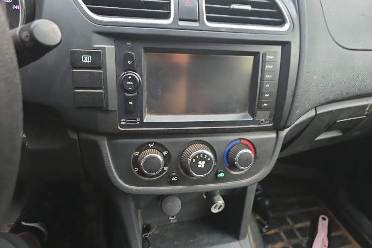 Used HYOSOW S2 2014 1.5L Manual Luxury Edition China IV Audio And AC Panel