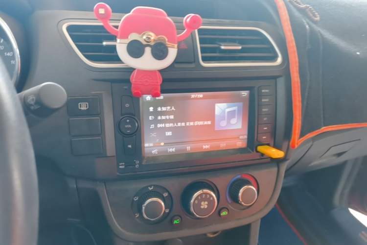 Used HYOSOW S2 2014 1.5L Manual Comfort Version China IV Emission Standard Audio And AC Panel