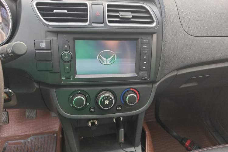 Used HYOSOW S2 2014 1.5L Manual Comfort Version China IV Emission Standard Audio And AC Panel