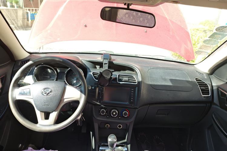 Used HYOSOW S2 2014 1.5L Manual Comfort Version China IV Emission Standard Center Console