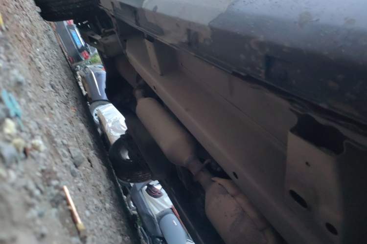 Used HYOSOW S2 2014 1.5L Manual Comfort Version China IV Emission Standard Chassis Front Right