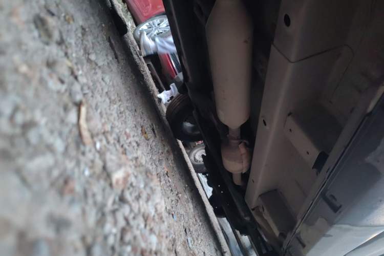 Used HYOSOW S2 2014 1.5L Manual Comfort Version China IV Emission Standard Chassis Rear Right