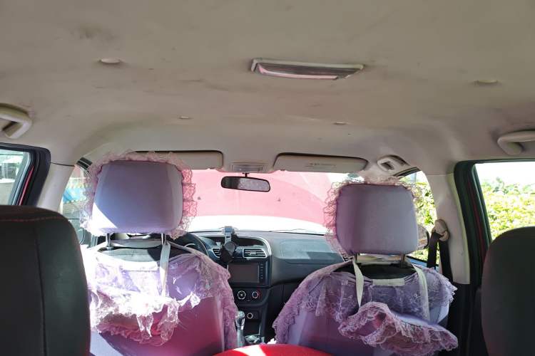 Used HYOSOW S2 2014 1.5L Manual Comfort Version China IV Emission Standard Headliner