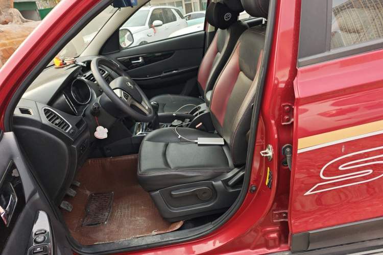 Used HYOSOW S2 2014 1.5L Manual Comfort Version China IV Emission Standard Left Front Seat