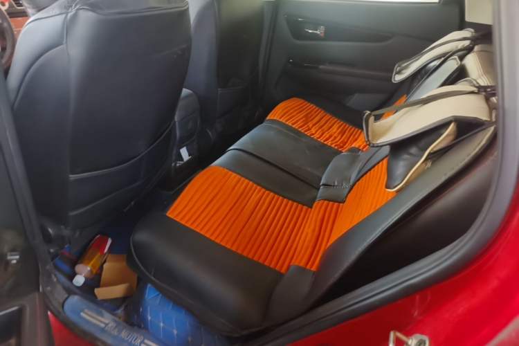 Used HYOSOW S2 2014 1.5L Manual Comfort Version China IV Emission Standard Left Rear Seat