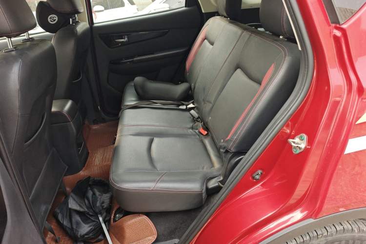 Used HYOSOW S2 2014 1.5L Manual Comfort Version China IV Emission Standard Left Rear Seat