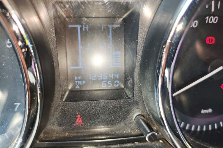 Used HYOSOW S2 2014 1.5L Manual Comfort Version China IV Emission Standard Odometer Close Up