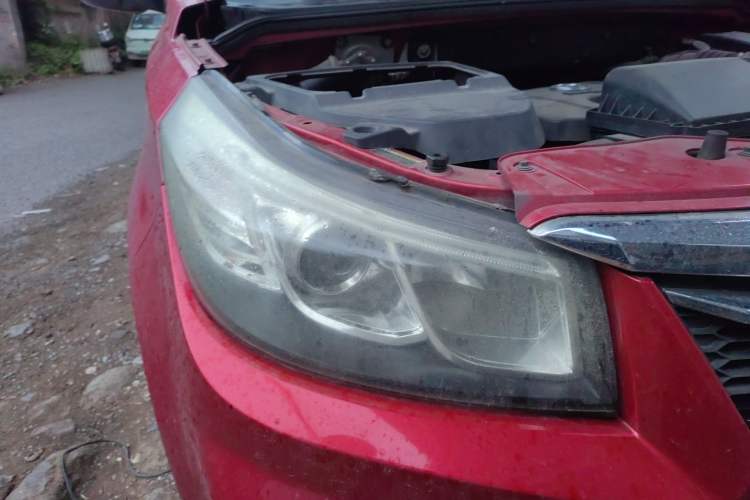 Used HYOSOW S2 2014 1.5L Manual Comfort Version China IV Emission Standard Right Front Headlight
