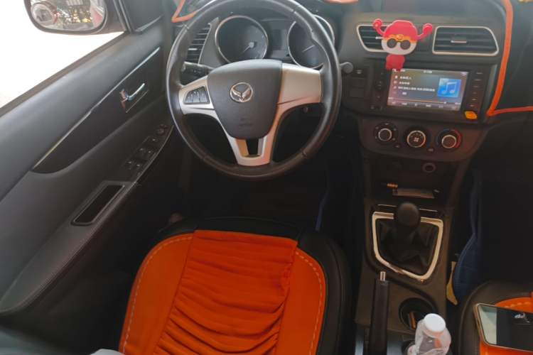 Used HYOSOW S2 2014 1.5L Manual Comfort Version China IV Emission Standard Steering Wheel