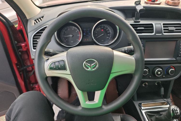 Used HYOSOW S2 2014 1.5L Manual Comfort Version China IV Emission Standard Steering Wheel