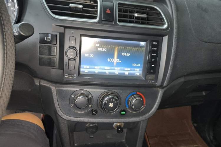 Used HYOSOW S2 2014 1.5L Manual Luxury Edition China IV Audio And AC Panel