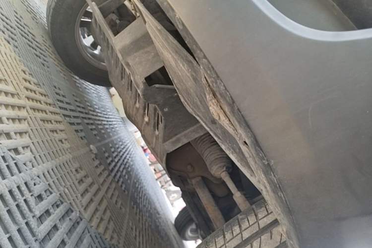 Used HYOSOW S2 2014 1.5L Manual Comfort Version China IV Emission Standard Chassis Front