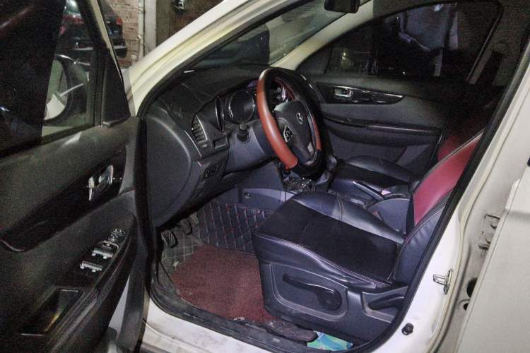Used HYOSOW S2 2014 1.5L Manual Comfort Version China IV Emission Standard Driver Seat