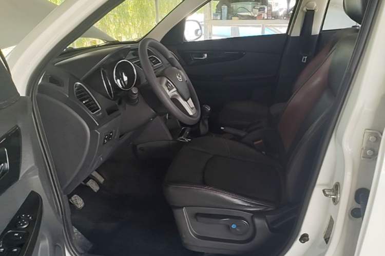 Used HYOSOW S2 2014 1.5L Manual Comfort Version China IV Emission Standard Driver Seat