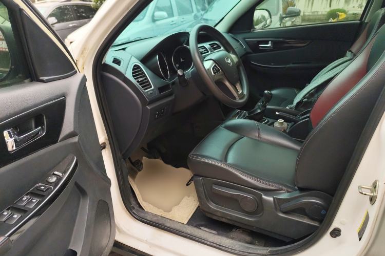 Used HYOSOW S2 2014 1.5L Manual Comfort Version China IV Emission Standard Driver Seat